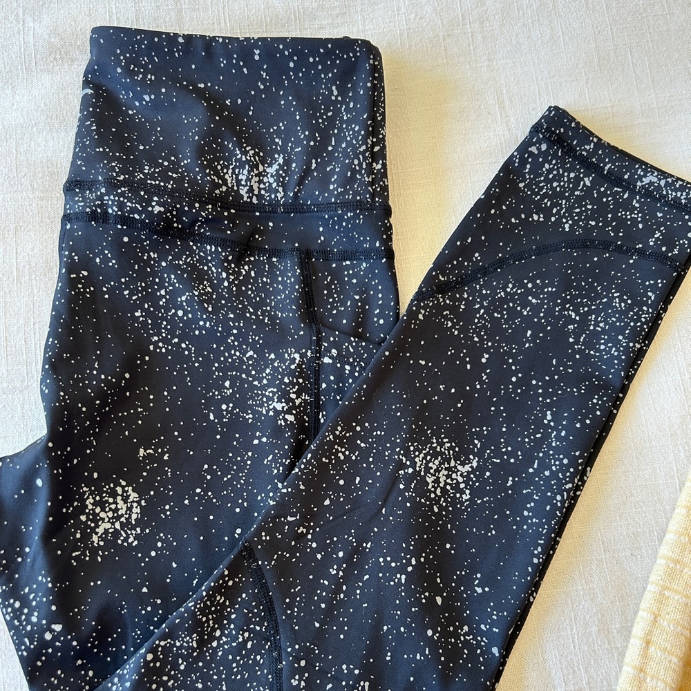 Zyia Black Reflective Pocket Light n Tight Hi-Rise 7/8 Length; Size 8-10